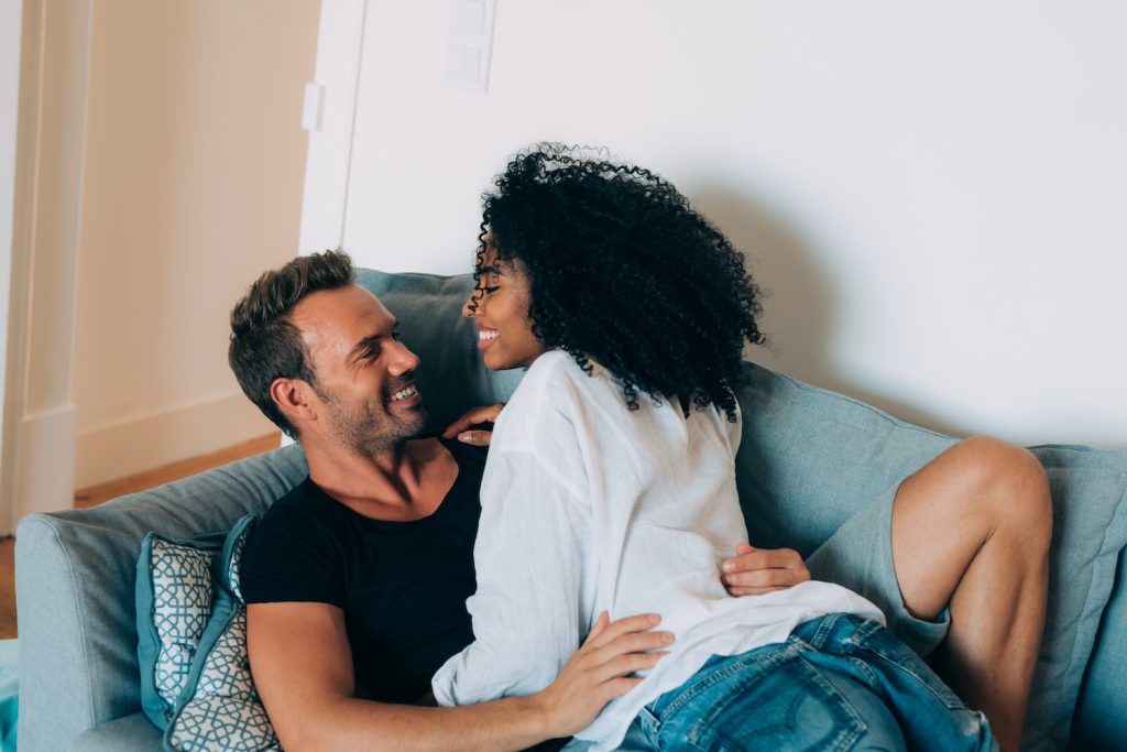 20 juicy 'yes or no' questions to ask your boyfriend